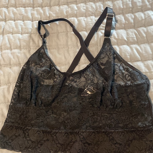 Frederick’s of Hollywood lace bras - Picture 4 of 6